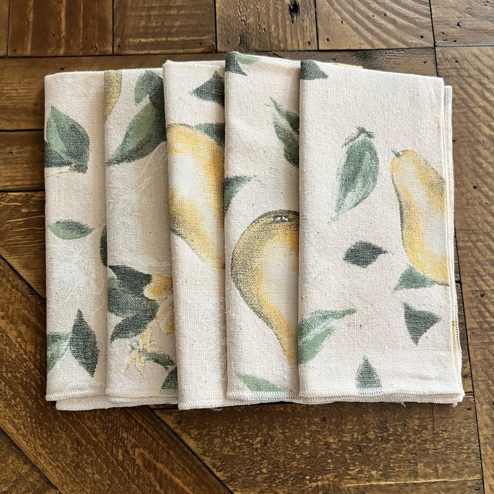 Unbranded Set of 5 Linen Napkins NWOT Cream Pears 16" X 16"